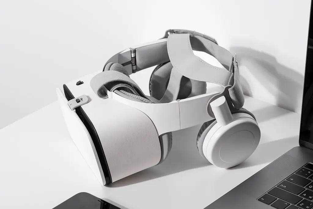 Les 5 accessoires indispensables pour votre casque VR